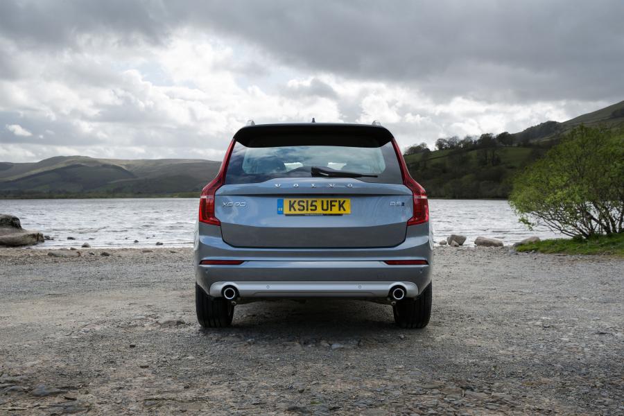  Volvo XC90 D5 Momentum 2015 года  (UK) (фото 3 из 30)